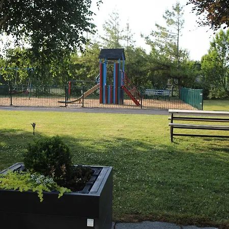 Goldcrest Village University Of فندق *