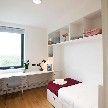 Goldcrest Village University Of غالواي