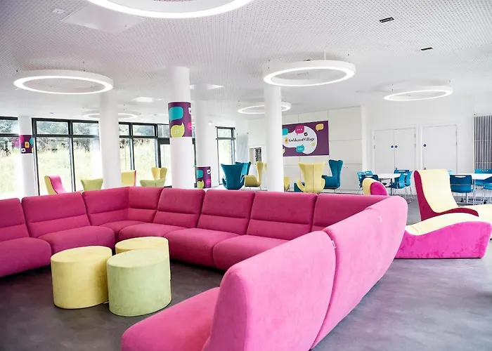 Goldcrest Village University Of Hotel