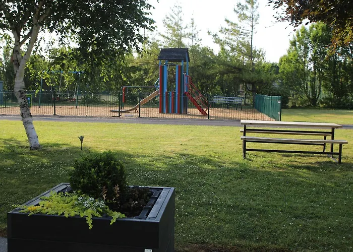 Goldcrest Village University Of Hotel *