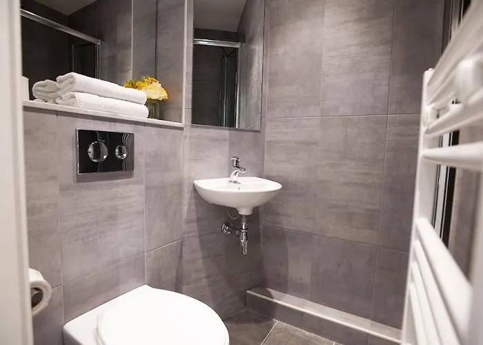 Goldcrest Village University Of *