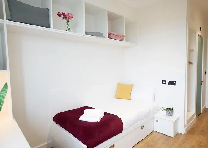 Hotel Goldcrest Village University Of Galway